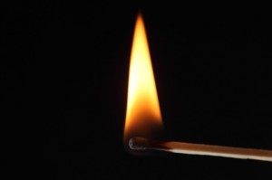 rook--match--verlichting--brandende-lucifer_3212368[1]